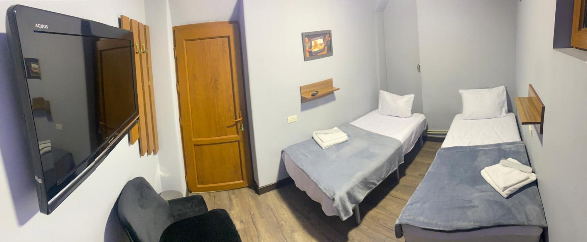 Enigma Hostel Erywań Zewnętrze zdjęcie